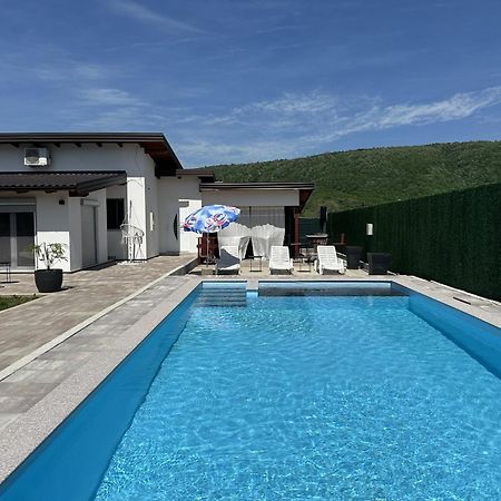 Holiday Home Emma Bihać Екстериор снимка