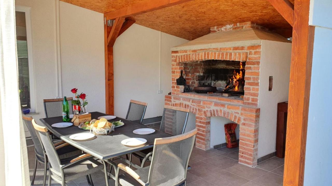Holiday Home Emma Bihać Екстериор снимка