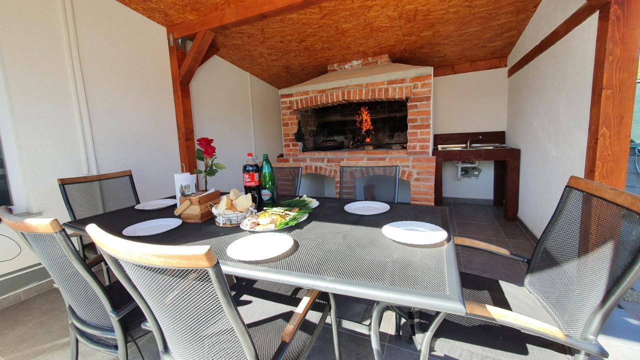 Holiday Home Emma Bihać Екстериор снимка