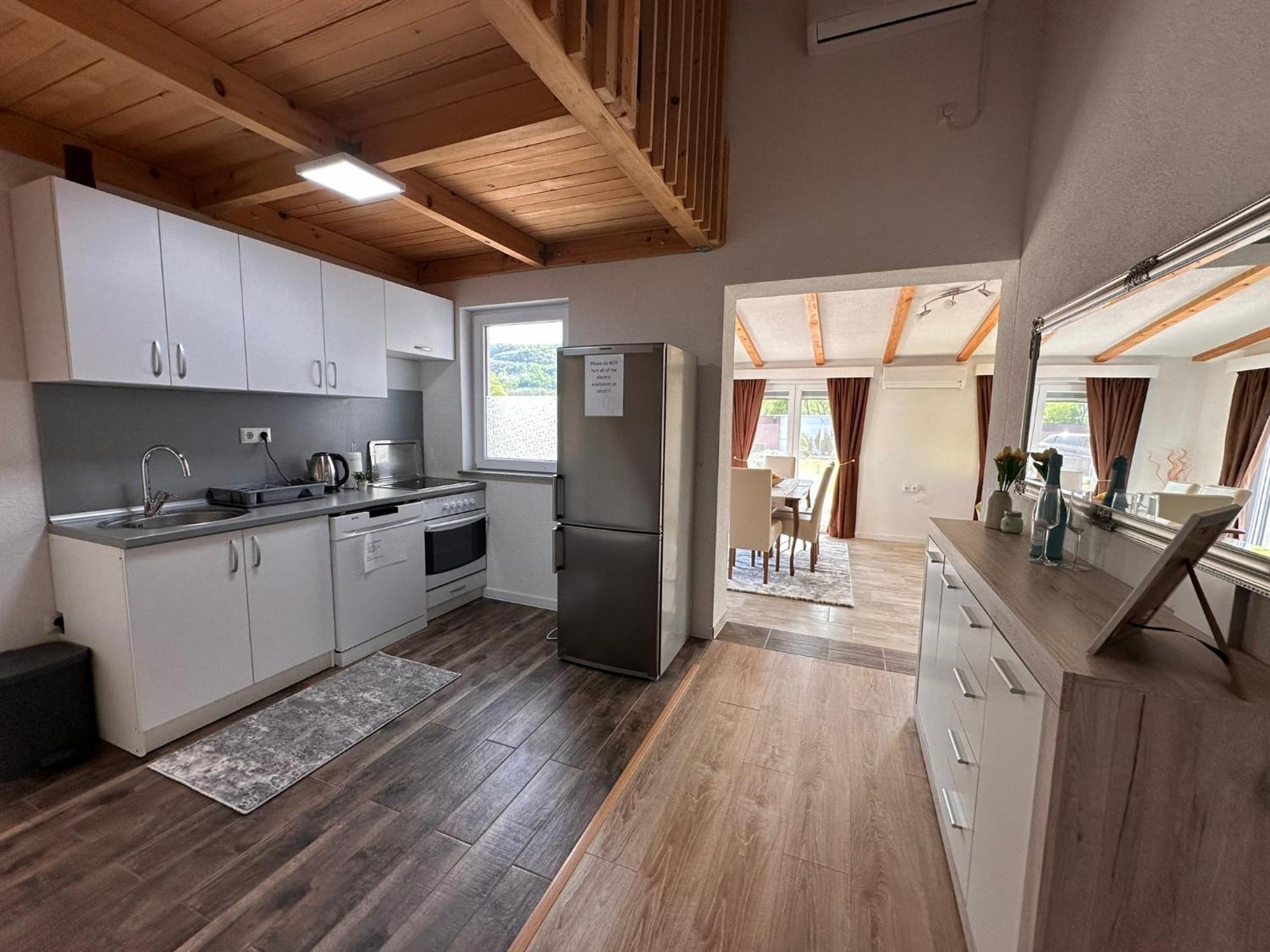 Holiday Home Emma Bihać Екстериор снимка
